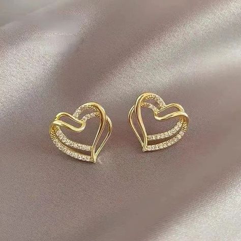 Main Stone: ZirconMetals Type: 14K Gold FilledGender: Women, girls, teen Material: 14k real gold plated and zirconia Minimalist Accessories Jewellery, New Girl Style, Gold Heart Earrings, Gold Heart Earring, Fancy Jewellery Designs, Gold Rings Fashion, Gold Earrings Designs, Fashion Jewelry Earrings, Heart Studs