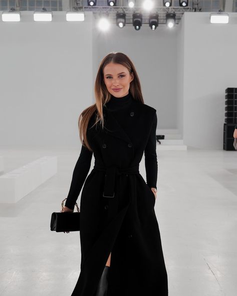 Victoria Magrath (@victoria) • Instagram photos and videos Fashion Influencers Instagram, Victoria Magrath, February 22, Max Mara, Aesthetic Girl, Classy Outfits, Minimalist Fashion, Influencer, What To Wear