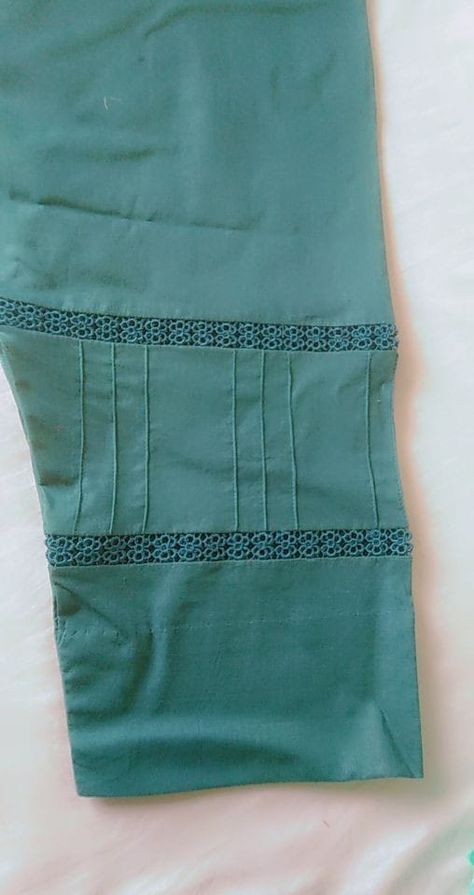 Capri designing ideas Trouser Pants Pattern, Salwar Suit Neck Designs, Lawn Designs, Shalwar Design, Trendy Trousers, Women Trousers Design, Big Size Fashion, Cotton Pants Women, Reception Dresses