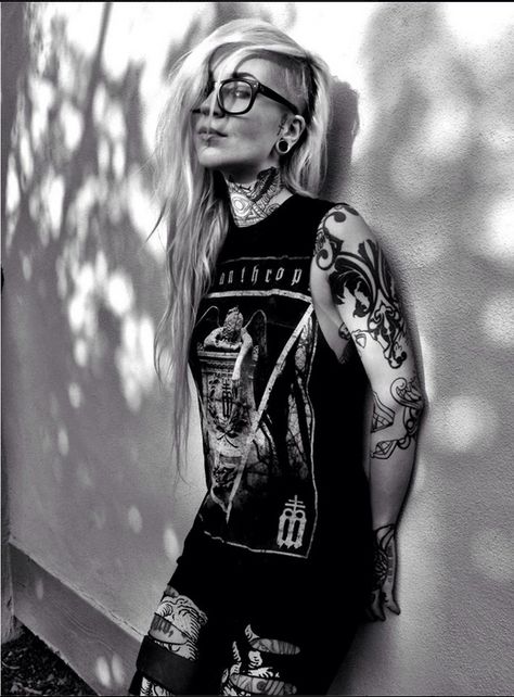 Sara Fabel Misantrophy Sara Fabel, Cool Tattoos, Tattoo Artists, Art Tattoo, The Incredibles, Actresses, Tattoos, Skin, Hair