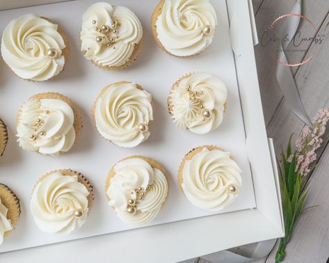 Neutral Cupcakes, Decorative Cupcakes, Cupcakes Wedding, Pop Cake, Pretty Cupcakes, White Bridal Shower, White Cupcakes, Engagement Parties, White Bridal