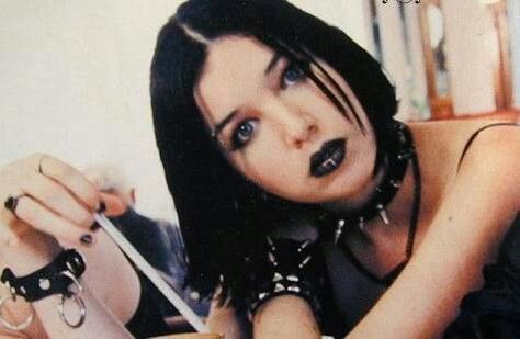 Talena Atfield, Kittie Band, 90s Mall Goth, 2000s Mall Goth, Liz Vicious, 90s Goth, Preppy Girls, Arte Punk, Preppy Girl