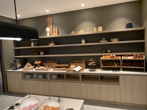 Buffet Counter Design Restaurant, Hotel Buffet Design, Hotel Continental Breakfast, Hotel Breakfast Buffet, Senior Living Design, Buffet Stations, Hotel Buffet, Hotel Breakfast, Breakfast Lovers