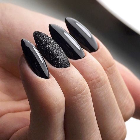 Unghie Nail Art, Matte Black Nails, Sassy Nails, Black Nail Art, Beauty Nails Design, Silver Nail, Trendy Nail Art Designs, Matte Nails Design, Fall Acrylic Nails