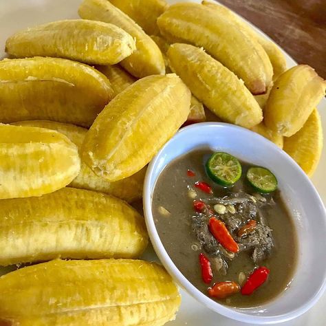 220 Likes, 11 Comments - Cebu - Queen City of the South (@queencitycebu) on Instagram: “Ginamos udlon og saging batikolon🤤 📸: @lino_roni .…” Saging Na Saba, Pinoy Merienda, Pagkaing Pinoy, Lechon Kawali, Filipino Dishes, Pinoy Food, Filipino Food, Queen City, Fair Food Recipes