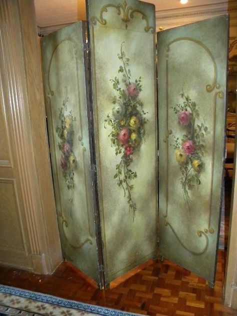 Folding Divider, Changing Screen, Flowers In Vases, Folding Screen Room Divider, Beautiful Bedroom Decor, Modern Screens, Screen Painting, Divider Screen, Painted Roses