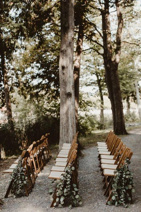 Draped greenery is a simple wedding aisle maker that also makes a statement | Image by Hazel Eyes #diywedding Wedding Aisles, Wedding Aisle Outdoor, Garden Uk, Aisle Markers, Rustic Wedding Decorations, Uk Garden, Wedding Aisle Decorations, Bottle Garden, Garden Sheds