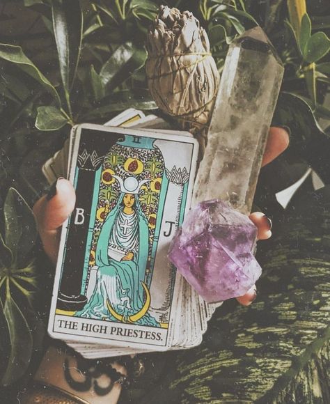 ☾☼MistressBarbie☼☽ High Priestess Tarot, Tarot Cards For Beginners, Tarot Magic, Tarot Card Spreads, Wiccan Witch, Tarot Astrology, High Priestess, Magic Aesthetic, Tarot Learning