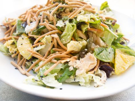 Wolfgang Puck: Revamp one of my classic main-dish salads for an even healthier meal Wombok Salad, Crunchy Noodles, Vege Garden, Salad For Lunch, Salad With Chicken, Chinese Chicken Salad, Sesame Chicken, Main Dish Salads, Lunch Salads