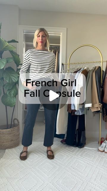 Sarah Kelly | 40+ Style & Denim Expert on Instagram: "Comment CAPSULE & get your free French Girl Fall outfit guide! 🇫🇷👖🥖

If you’re craving effortless, timeless outfits & an easier getting ready routine this fall, I’ve gotcha girl!" French Outfits, Free In French, Timeless Outfits, Look Plus Size, Girls Fall Outfits, Oui Oui, Curvy Outfits, French Girl, Girl Falling