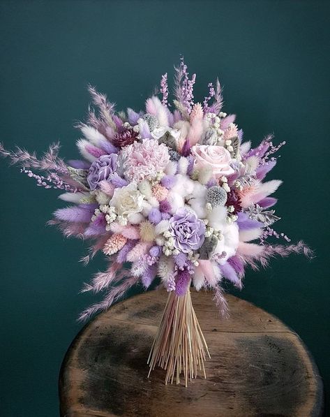 Bouquet Flores, Luxury Flower Arrangement, Bouquet Champetre, Purple Wedding Bouquets, Flower Box Gift, Bridal Bouquet Flowers, Boquette Flowers, Dry Flower, Beautiful Bouquet Of Flowers