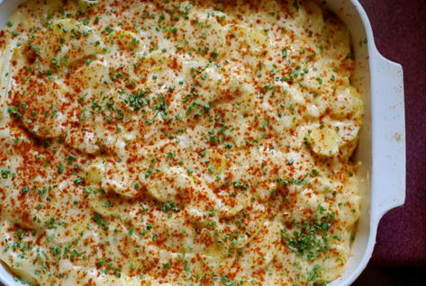 grandma's extra cheesy au gratin potatoes - ChinDeep Best Au Gratin Potatoes, Cheesy Au Gratin Potatoes, Au Gratin Potatoes, Gratin Potatoes, Potatoes Au Gratin, Chicken Spaghetti, Ooey Gooey, Peeling Potatoes, Potato Dishes