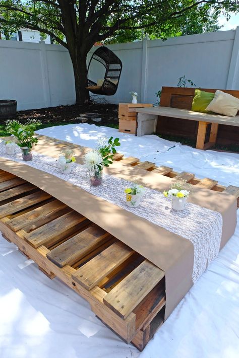 Picnic Party Decorations, Boho Garden Party, Backyard Dinner Party, Picnic Birthday Party, Boho Birthday Party, Tea Party Bridal, Garden Tea Party, Deco Champetre, Backyard Picnic