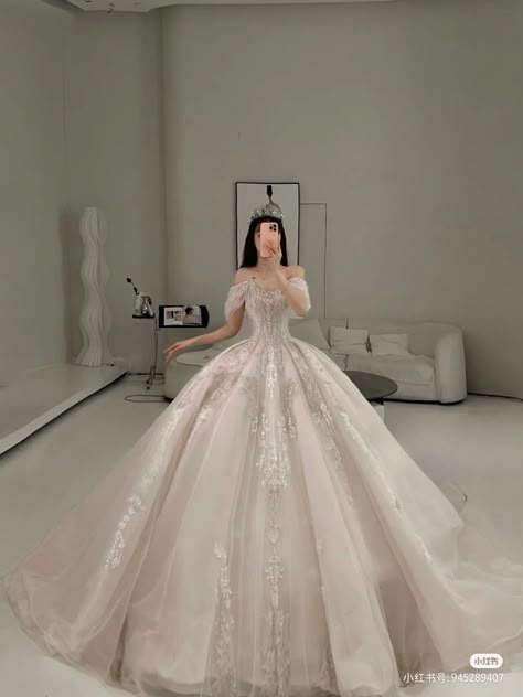 Champagne Wedding Gown, Robes Quinceanera, Korean Wedding Dress, Debut Gowns, Extravagant Wedding Dresses, Hollywood Dress, Wedding Dresses Princess Ballgown, Ethereal Dress, Fancy Wedding Dresses