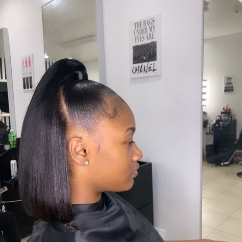 Half up half down Bob cut 🦋 . . . #naturalhairstyles #sewin #fullheadsewin #whatlace #fulllacewig #lacefrontal #lacefrontalinstall… Half Up Half Down Bob, Half Up Half Down Short Hair, Bday Hair, Future Hairstyles, Tan Skin Blonde Hair, Black Ponytail, Half Braid, Friends Women, Medium Length Curly Hair