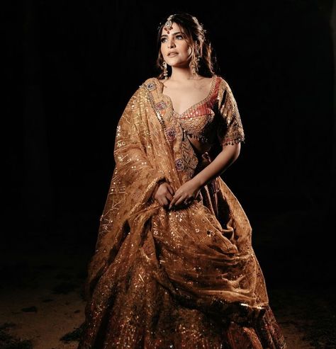 Kritika Khurana Wedding Lehenga, Rimple Harpreet Narula Lehenga, Kritika Khurana Outfits, Kritika Khurana Indian Outfits, Kritika Khurana Saree, Harpreet And Rimple Narula, Kritika Khurana Wedding, Rimple Harpreet Narula Bridal, Reception Lehanga