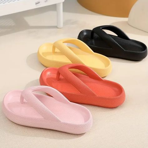 Summer New Style Flip flops Foot Non slip Casual Flat soled - Temu Mens Thong Sandals, Shower Shoes, Holiday Shoes, Platform Flip Flops, Toe Post Sandals, Summer Flip Flops, Outdoor Sandals, Summer Slippers, Beach Slippers