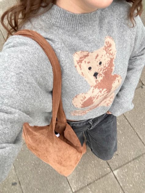 Teddy Bear Sweater Outfit, Teddy Sweater Outfit, Bear Sweater Outfit, Pull And Bear Outfit, Teddy Bear Outfit, Jumper Aesthetic, Thrift Board, Bear Aesthetic, Bear Outfit