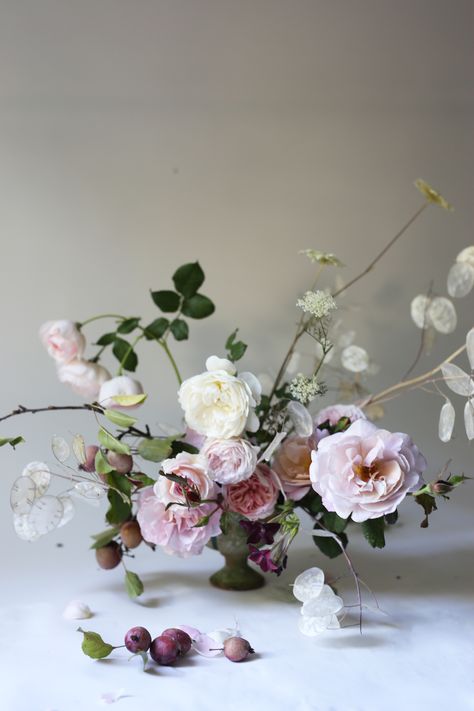 Portland Oregon Wedding, Cat Air, Beautiful Flower Arrangements, Deco Floral, Garden Roses, Oregon Wedding, Floral Display, Floral Centerpieces, Flower Centerpieces