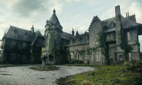 Dark Shadows Mansion, Dark Shadows House, Dark Fantasy Mansion, Live References, Medieval Mansion, Moody House, Dark Shadows Movie, Dark Mansion, Gothic Manor