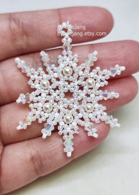 Snowflake Tutorial, Beaded Snowflakes, Pendant Tutorial, Mini Earrings, Bead Weaving Patterns, Gifting Ideas, Beading Tutorial, Eco Printing, Handmade Ideas