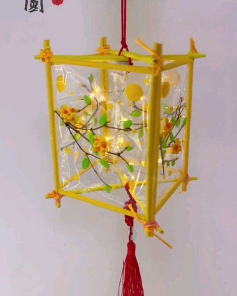 Lantern Craft Ideas, Diwali Kandil, Paper Lantern Making, Flower Making Crafts, Crystal Suncatchers Diy, Paper Lanterns Party, Paper Lanterns Diy, Craft Booth Display, Lantern Craft