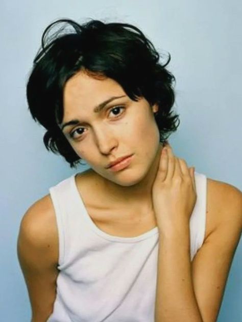 Rose Byrne, Beautiful Actress Rose Byrne Short Hair, Rose Byrne 90s, Rose Byrne Troy, Dyke Hair, 90s Short Hair, Get Him To The Greek, The Internship, Inspo People, Woman Design