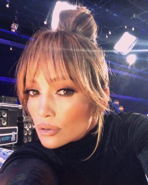 JROD 👫 Jlo, Arod on Instagram: “on point 😉🤩” Jlo Bangs, Pretty Hair Cuts, Jennifer Lopez Hair, Blowout Hair, Hair Color For Women, Haircut And Color, Hair Color And Cut, Hairstyles With Bangs, Pretty Hairstyles