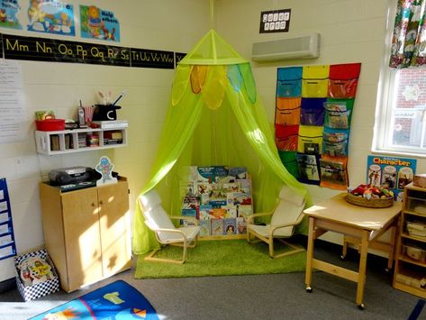 Daycare Room Ideas, Christian Room, Butterflies Classroom, Library Corner, Reading Corner Classroom, Learning Express, Infant Classroom, Preschool Rooms, Sensory Rooms