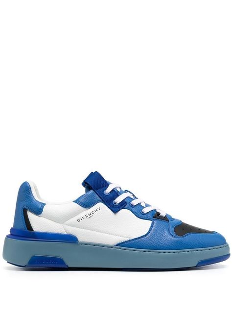 Sneakers Sketch, Low Top Jordans, Givenchy Man, Womens Summer Shoes, Sneakers Addict, Cool Outfits For Men, Sneakers Blue, Sneakers Men Fashion, Luxury Brands