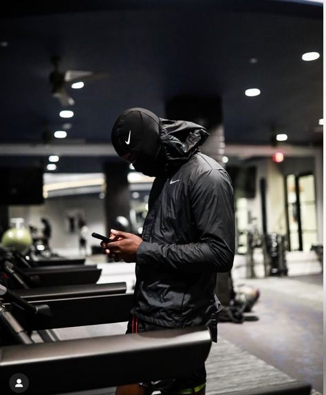 Jogging Aesthetic Man, Clean Black Man Aesthetic, Men Running Aesthetic, Guy Working Out Aesthetic, Camera Man Photographers, Running Asthetic Picture, Gym Asthetic Picture Men, Athlete Aesthetic Male, Men Workout Aesthetic