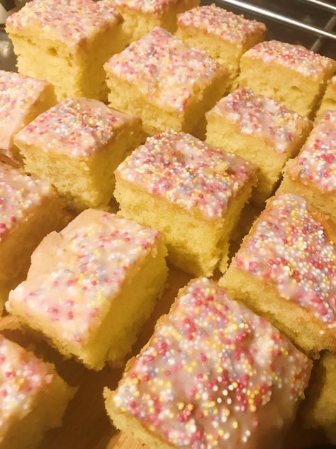 My Take On The Classic School Sponge Cake! Old School Sponge Cake, English Baking, School Bake Sale, School Cakes, British Childhood, Sponge Recipe, Kids Treats, School Cake, Sponge Cakes