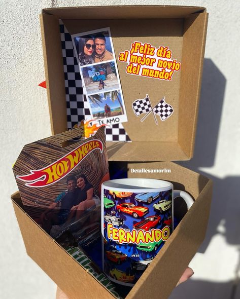 Este 30 de Septiembre regálale Hot Wheels a tu novio 🧔🏻‍♂️❤️🏎️ Mira este box completo 🙈 •Carrito Hot Wheels personalizado •Taza personalizada con nombre •Caja decorada y fotografías •Chocolate a elegir Agenda abierta para este 30 de Septiembre, por whatsapp 6682410859 o mensaje directo 💌 #regalosparaminovio #detallespersonalizados #hotwheels #regaloparaminovio #30deseptiembre