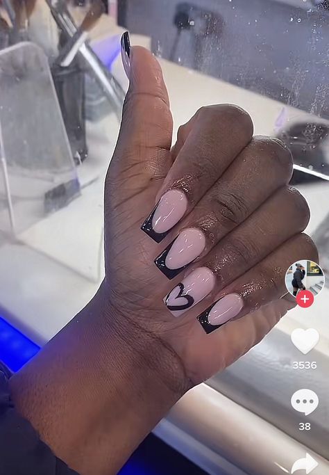 Black Girls French Tip Nails, Black Homecoming Nails Short, Homecoming Nail Ideas Short, Black And White Nail Designs Square, Trendy Black Nails Short, Short Black French Tip Acrylic Nails, Cute Nails For Black Women, Black And White Nail Designs Short, Black Nails Short Square