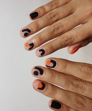 Retro Graphic Lines Nail Art Nail Art Space, Short Nail Art Designs, Short Nail Art, Ideas For Short Nails, Summer Nails 2023, Line Nail Art, Statement Nail, Best Acne Products, Geometric Nail Art