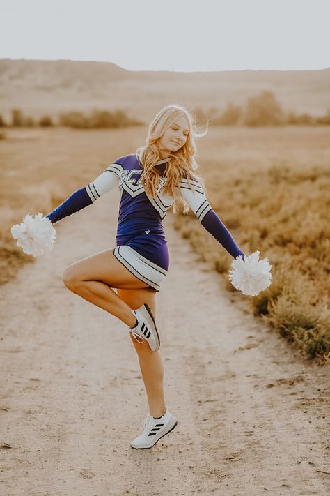 Cheerleader aesthetic Senior Picture Ideas Cheerleading, Dance Team Pictures, Cheerleading Senior Pictures, Dance Team Photos, Cheerleading Picture Poses, Cheerleading Pics, Cheerleading Poses, Cheer Team Pictures, Senior Sunday