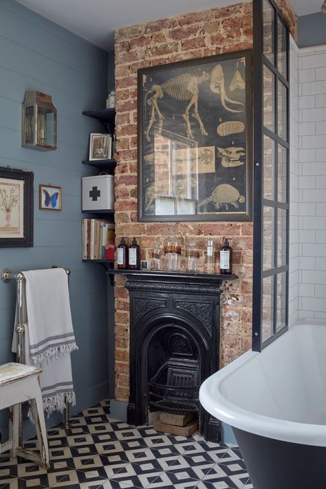 Bathrooms With Fireplaces, Victorian Industrial Decor, Victorian Fireplace Bedroom, Victorian Bathroom Ideas Vintage, Bathroom Fireplace Ideas, Modern Victorian Bathroom Ideas, Fireplace In Bathroom, Bathroom With Fireplace, Exposed Chimney