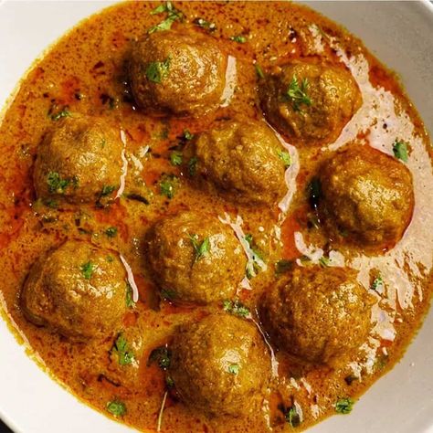 Mutton Kofta Recipe, Foods Aesthetics, Parsi Recipes, Kofta Kebab, Meatball Curry, Beef Kofta, Kofta Curry Recipe, Mutton Curry Recipe, Ganpati Songs