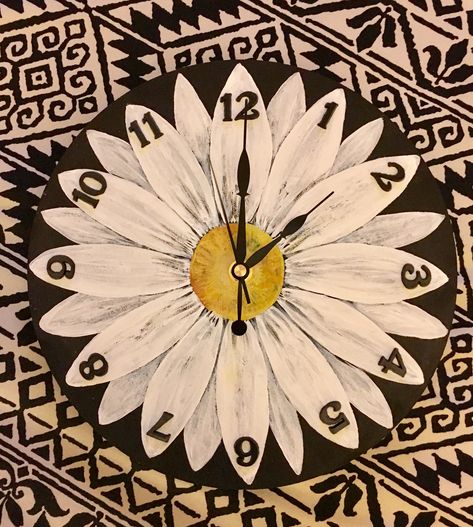 DIY flower clock Clock Painting Ideas On Canvas, Diy Clock Painting Ideas, Clock Painting Acrylic, Clock Painting Ideas, Homemade Clocks, Clock Drawings, Clock Design Ideas, Clock Craft, Clock Ideas