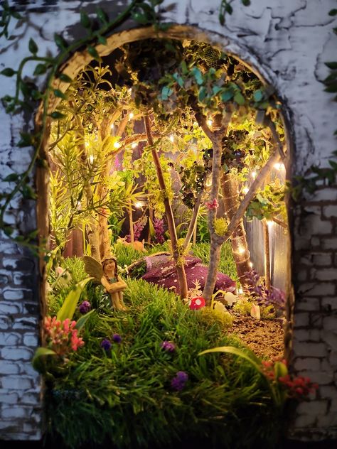 Fairy Bedroom Fairy Garden Enchanted Forest Fairy Diorama Diorama Fairy Book Nook Book Nook Treasure Box Nighlight - Etsy Book Nooks Forest, Secret Garden Book Nook, Fairy Garden Diorama, Enchanted Forest Diorama, Fairy Book Nook, Fairy Core Decor, Fairy Forest Bedroom, Fairy Diorama, Loewe Perfume