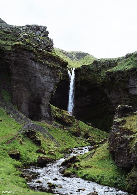 Landscape Top View, Iceland Nature Landscapes, Iceland Photography Landscapes, Waterfall Cliff, Iceland Resorts, Landscape Waterfall, Iceland Nature, Iceland Landscape, Iceland Photography