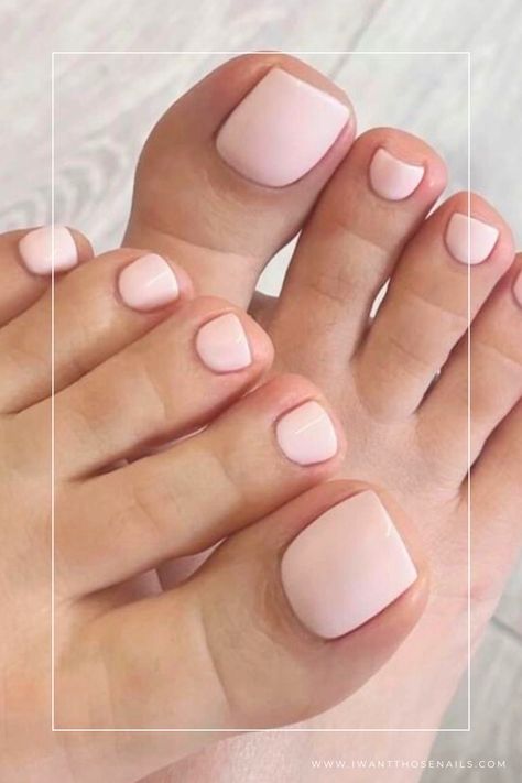 wedding toe nails designs Spring Pedicure, Feather Nails, Gel Pedicure, Pedicure Colors, Toe Nail Color, Pretty Toe Nails, Cute Toe Nails, Summer Toe Nails, Pedicure Designs