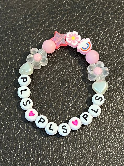 SABRINA CARPENTER INSPIRED kids bracelet Sabrina Carpenter Jewelry, Sabrina Carpenter Bracelet Ideas, Sabrina Carpenter Friendship Bracelet, Sabrina Carpenter Bracelets, Sabrina Bracelet, Sabrina Concert, Concert Bracelets, Kandi Inspiration, Bracelets Kandi