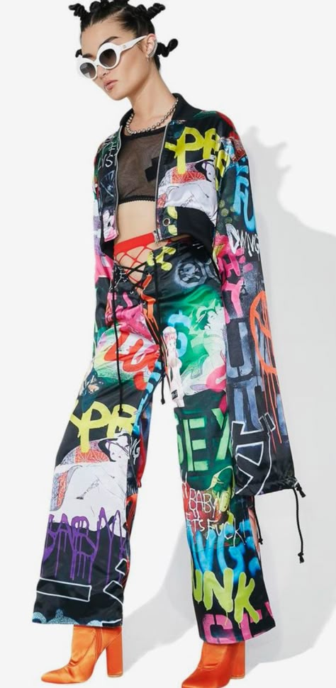 Graffiti Fashion Design, Graffiti Artist Outfit, Graffiti Outfit, Street Art Fashion, Graffiti Clothing, Graffiti Fashion, Pop Art Fashion, Ultra Wide, Satin Pants