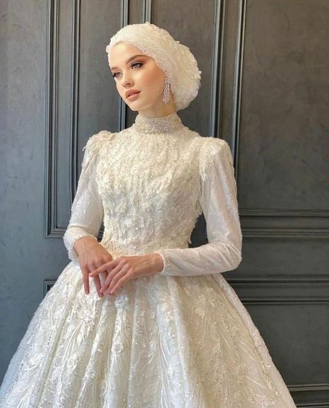 Inclusive Elegance: Wedding Dresses with Hijab Styles for 2024 Turban Hijab For Wedding, Turban Hijab Wedding Brides, Hijab For Bride Style, Turban Wedding Styles, Hijabi Bridal Dress, Wedding Bazin Style, Dream Wedding Dresses Hijab, Dresses Modest Elegant, Turban Bride