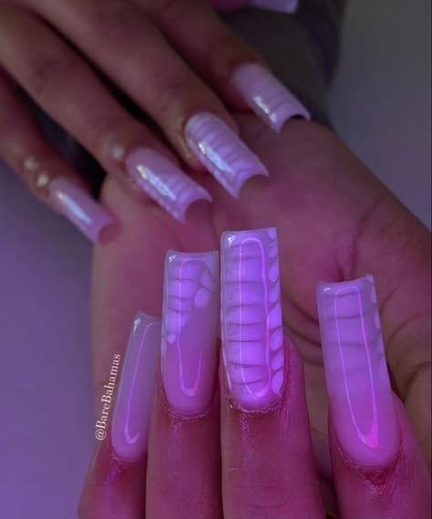 Matte Croc Nails, Full Croc Nails, Matte Crocodile Nails, White Alligator Nails, Snake Scale Nails, White Snake Skin Nails, Alligator Skin Nails, Snake Skin Nails Acrylic, Pink Snake Skin Nails