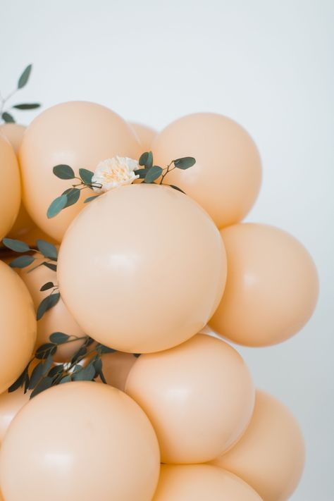 #balloongarland #peach #balloons #galentinesparty #party #decorations #tablesettingdecorations Peach Balloon Arch, Peach Balloon Garland, Peach Balloons, Peach Party Decorations, Peach Bridal Showers, Peach Baby Shower, Pink Party Decorations, Peach Party, Galentines Party