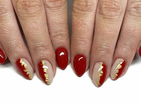 Red With Gold Flakes Nails, Red Gold Flake Nails, Red Nails With Gold Flakes, Gold Flake Nails, Red And Gold Nails, Gold Flake, Gold Flakes, Gold Nails, Gorgeous Nails