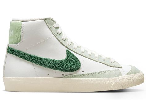 Nike Blazer Mid 77 Green, Mid Blazer, Blazer Mid 77 Vintage, Purple Blazer, Black White Blazer, Nike Snkrs, Nike Blazer Mid 77, Nike Blazer Mid, Nike Blazers Mid