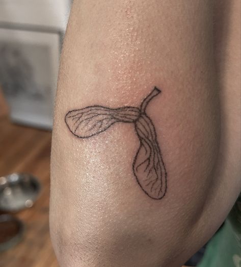 Cute Small Linework Tattoos, Stick And Poke Knee Tattoos, Stick And Poke Nature, Nature Stick N Poke, Witchy Stick And Poke, Large Stick And Poke Tattoo, Edgy Stick And Poke Tattoo, Tattoo Stick And Poke, Poked Tattoo